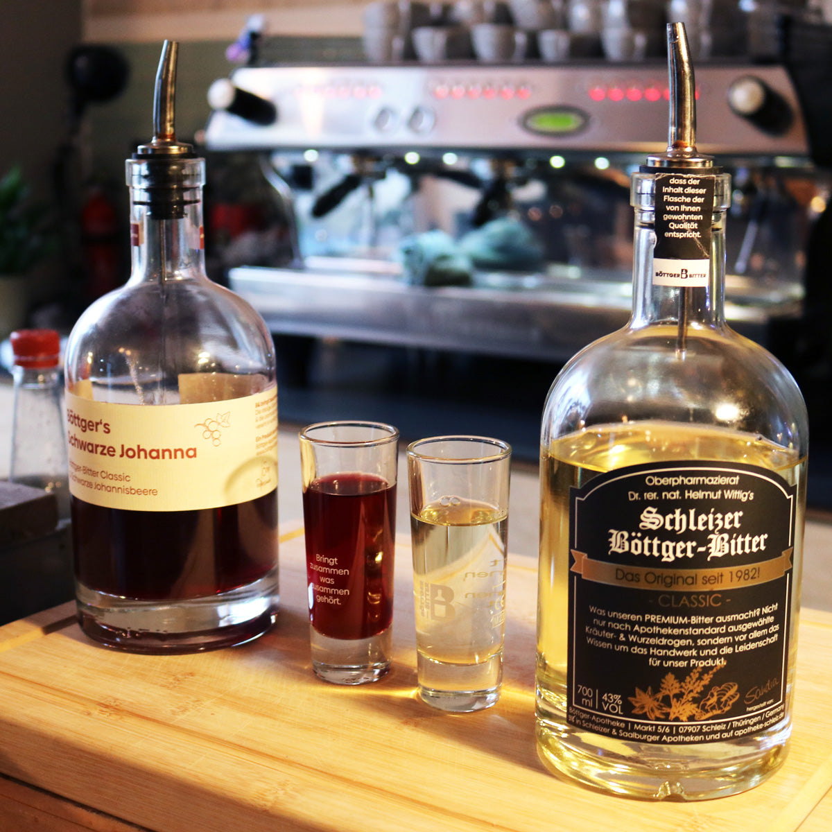 Boettger-Bitter-Shotglas mit Kräuterbitter Flaschen