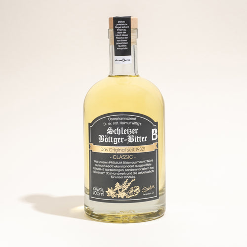 700ml Flasche Schleizer Böttger-Bitter Classic mit dem traditionellen schwarzen Etikett.