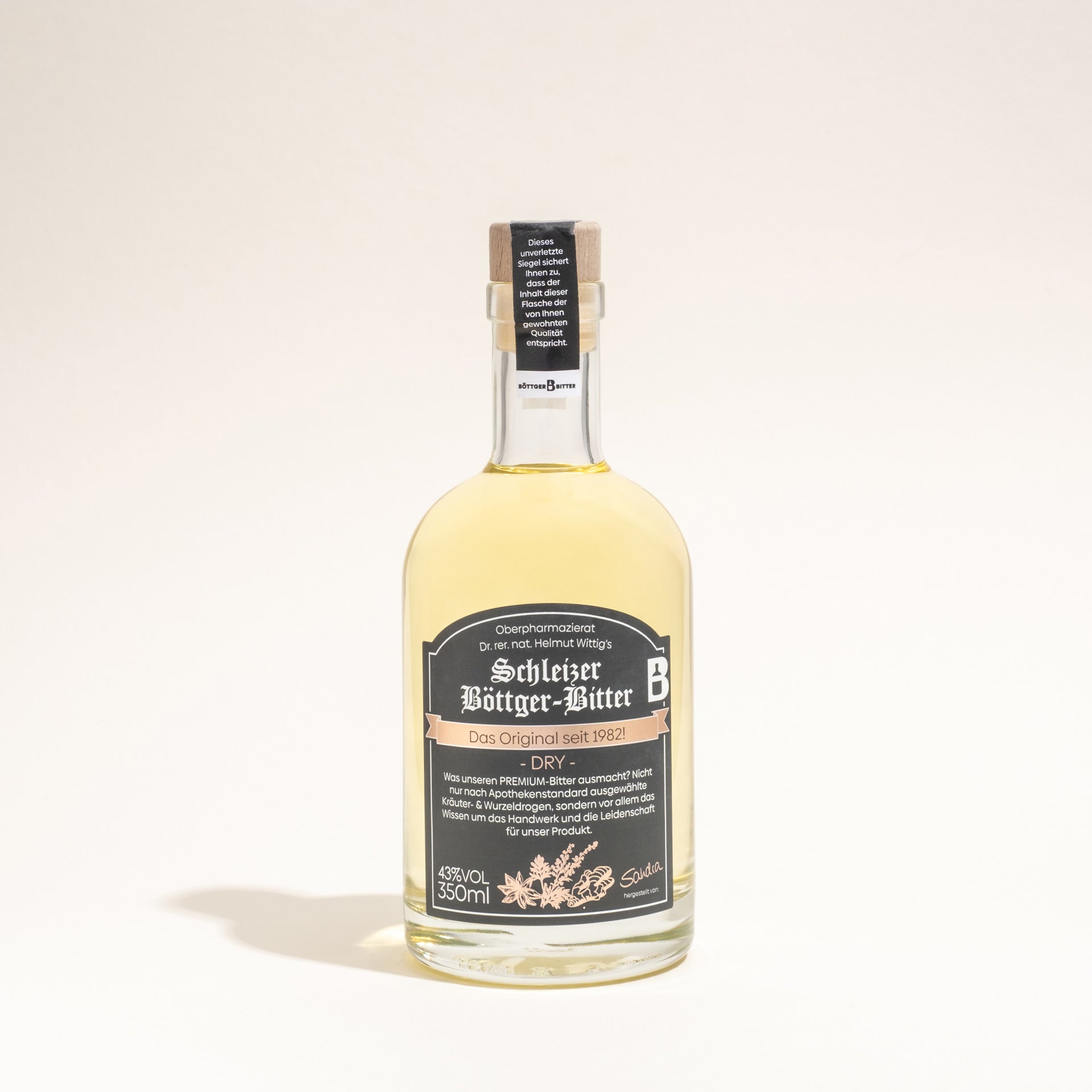 350ml Flasche Schleizer Böttger-Bitter Dry mit dem charakteristischen schwarzen Etikett.