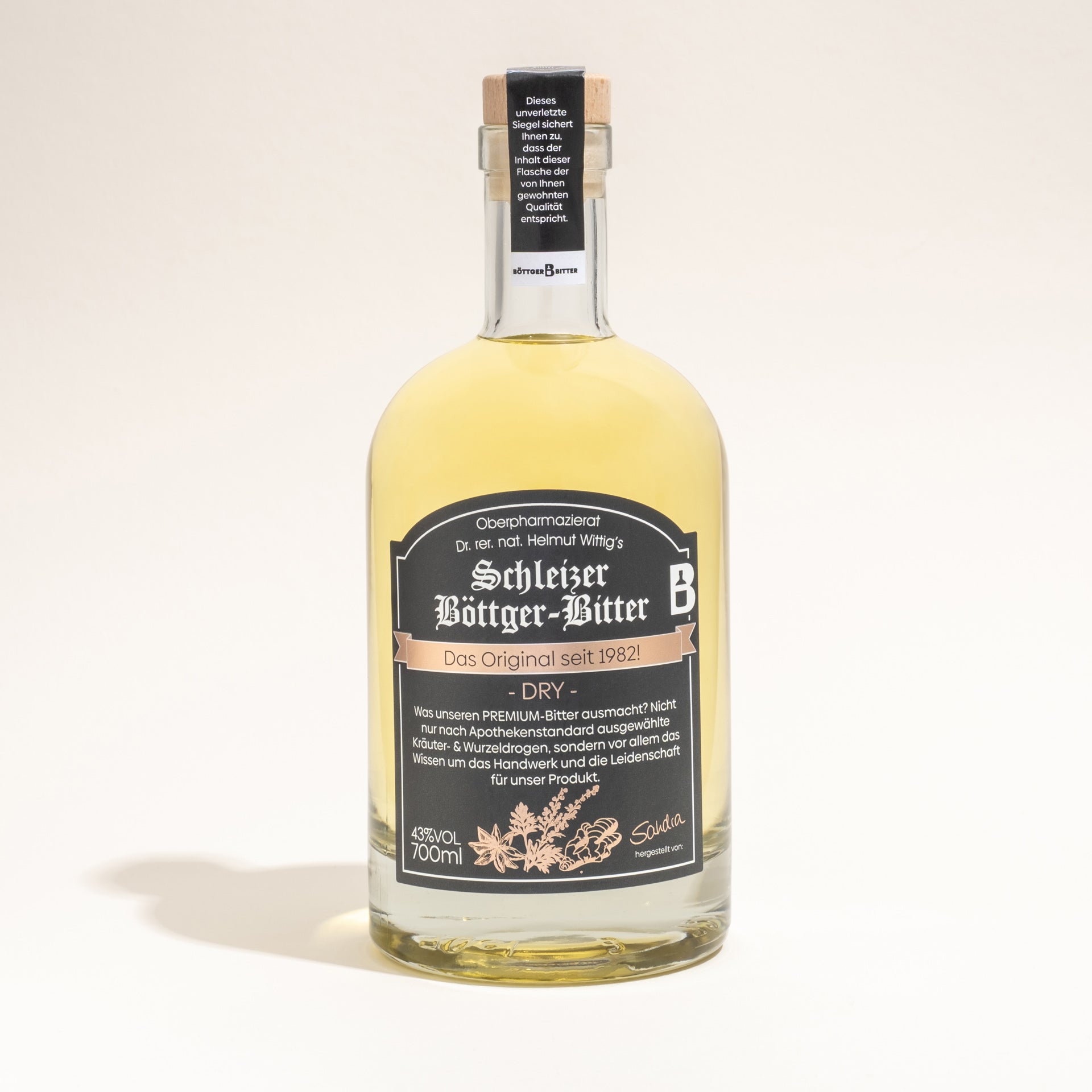 Große 700ml Flasche Schleizer Böttger-Bitter Dry Edition vor weißem Hintergrund.